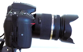 NIKON D7200  WITH 2 LENSES &#43; SPEEDLIGHT SB-700