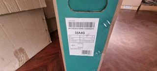 CRACKED SCREEN 32INCH TVS - NEW IN THE BOX WITH REMOTES FOR PARTS.0️⃣7️⃣2️⃣3️⃣9️⃣2️⃣5️⃣7️⃣5️⃣6️⃣