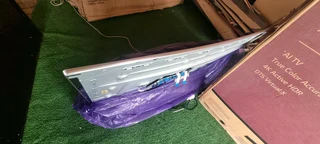 CRACKED SCREEN SAMSUNG 65INCH QLED ASSEMBLY FOR BACKLIGHTS0️⃣7️⃣2️⃣3️⃣9️⃣2️⃣5️⃣7️⃣5️⃣6️⃣