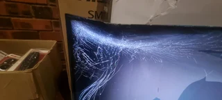 CRACKED SCREEN SKYWORTH 43INCH 43STD6500 0️⃣7️⃣2️⃣3️⃣9️⃣2️⃣5️⃣7️⃣5️⃣6️⃣