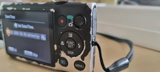 CANON IXUS 220 HS 12.1MP DIGITAL CAMERA 0️⃣7️⃣2️⃣3️⃣9️⃣2️⃣5️⃣7️⃣5️⃣6️⃣ - 2 Batteries included