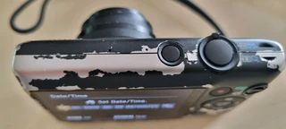 CANON IXUS 220 HS 12.1MP DIGITAL CAMERA 0️⃣7️⃣2️⃣3️⃣9️⃣2️⃣5️⃣7️⃣5️⃣6️⃣ - 2 Batteries included