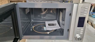 Russell Hobbs 30l Mwo Brand New Fully Functional (can Be Used For Parts )0️⃣7️⃣2️⃣3️⃣9️⃣2️⃣5️⃣7️⃣5️⃣