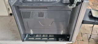 RUSSELL HOBBS 30L MWO BRAND NEW FULLY FUNCTIONAL (CAN BE USED FOR PARTS )0️⃣7️⃣2️⃣3️⃣9️⃣2️⃣5️⃣7️⃣5️⃣