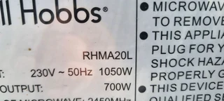 RUSSELL HOBSS 20LT MICROWAVE - FOR SPARES BUT TURNS ON &amp; SPARKING