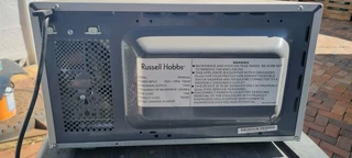 RUSSELL HOBSS 20LT MICROWAVE - FOR SPARES BUT TURNS ON &amp; SPARKING