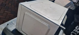 RUSSELL HOBSS 20LT MICROWAVE - FOR SPARES BUT TURNS ON &amp; SPARKING