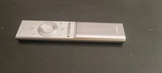 Samsung Bluetooth Remote (aluminium Finish) For Qled Models0️⃣️7️⃣2️⃣3️⃣9️⃣2️⃣5️⃣7️⃣5️⃣6️⃣