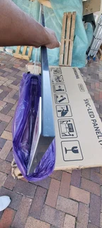 SAMSUNG CRACKED SCREEN ASSEMBLY FOR PARTS - BRAND NEW UA70AU7000K - 70INCH