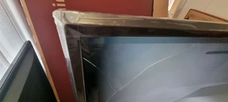 CRACKED SCREEN LG 75INCH 75UP7550PVC - BRAND NEW FOR PARTS 0️⃣7️⃣2️⃣3️⃣9️⃣2️⃣5️⃣7️⃣5️⃣6️⃣