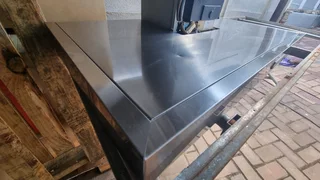 **REDUCED FURTHER WHIRLPOOL AKR 799 IX 90CM EXTRACTOR FULL S/STEEL- never used kept in storage.