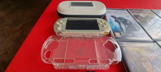SONY PSP 1000 GOLD WITH GAMES AND ACCESSORIES0️⃣7️⃣2️⃣3️⃣9️⃣2️⃣5️⃣7️⃣5️⃣6️⃣