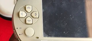 SONY PSP 1000 GOLD WITH GAMES AND ACCESSORIES0️⃣7️⃣2️⃣3️⃣9️⃣2️⃣5️⃣7️⃣5️⃣6️⃣