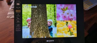 Sony DPF-HD1000 10&#34; Digital Photo Frame (2GB)0️⃣7️⃣2️⃣3️⃣9️⃣2️⃣5️⃣7️⃣5️⃣6️⃣