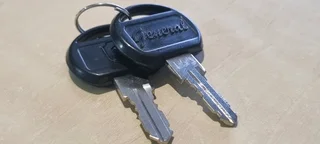 YALE SAFE KEYS NO 153 0️⃣7️⃣2️⃣3️⃣9️⃣2️⃣5️⃣7️⃣5️⃣6️⃣