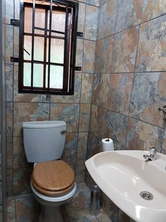 GARDEN FLAT TO LET IN HILTON GARDENS