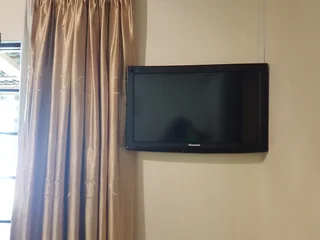 GARDEN FLAT TO LET IN HILTON GARDENS