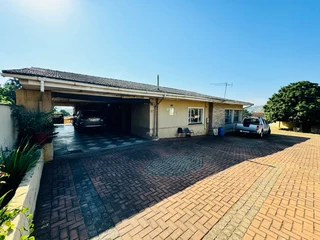 7 bedroom home in Duffs Road
