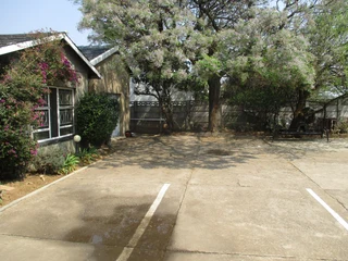 Large 1 Bedroom garden cottage to let, Ontdekkers road,Ontdekkers park.Available.