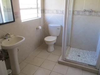 Flat to let,  Ontdekkers road, Ontdekkers park, Roodepoort