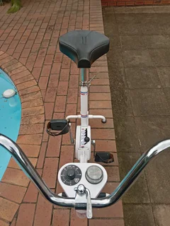 ROWING/CYCLING COMBINATION EXERCISE MACHINE-AS NEW- R400