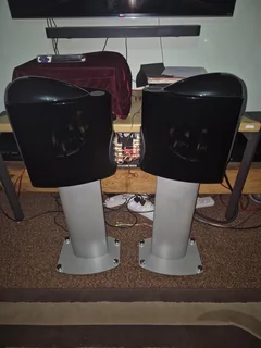 KEF REFERENCE 201.2 LOUDSPEAKERS WITH STANDS