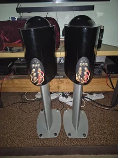 KEF REFERENCE 201.2 LOUDSPEAKERS WITH STANDS