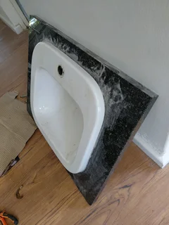 60 cm porcelain basin with granite top