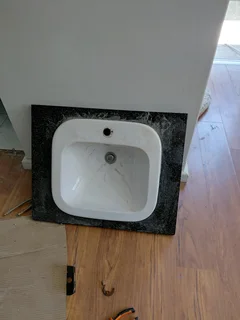 60 cm porcelain basin with granite top