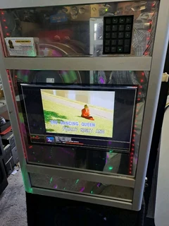 YEAR END Party Music, Fun Games, Karaoke, Jukebox