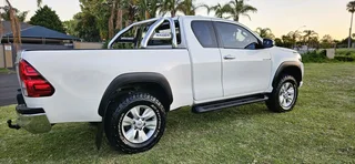 2017 Toyota Hilux 2.8GD6 Extra Cab 4x2 Manual Service history at Toyota