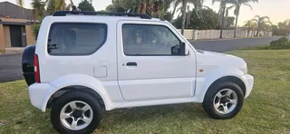 2011 Suzuki Jimny 1.3 4x4 only 172000kms