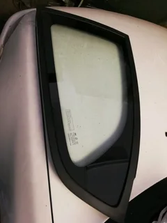 Hyundai accent  2 door quarter glass