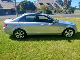 2011 Mercedes Benz C180 automatic 92000km