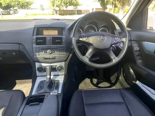 2011 Mercedes Benz C180 automatic 92000km