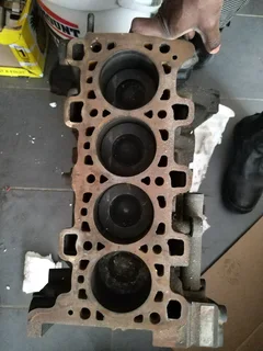 Mercedes Benz Engine Block and components R9M