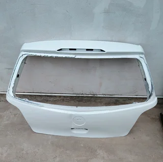 Polo  2005 to 2017 tailgate