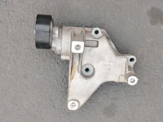 Polo Vivo air con compressor bracket