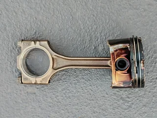 Polo CLS piston ring Conrod complete