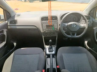 Polo Vivo auto