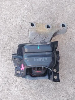 Polo original engine mounting