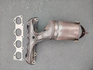 Polo original exhaust manifold with catalyst