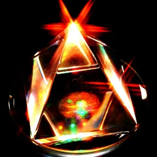 60mm Polished Borosilicate Glass Crystal Pyramid Paperweight Ornament