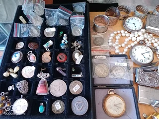 Bric n brack.  a variety of items.