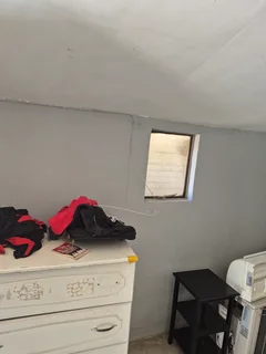 1-roomed space with own toilet in a neat environment