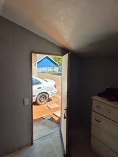 1-roomed space with own toilet in a neat environment