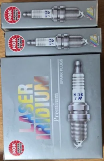 6x NGK Laser Iridium Sparkplugs (brand new)