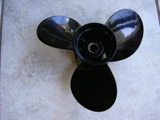 Suzuki or Johnson 25hp/30hp prop