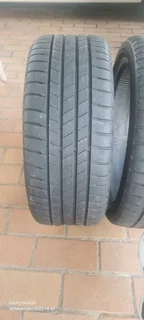 BRIDGESTONE 215/40/18 INCH TYRE r999