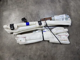 VW Golf 6 Curtain Airbags